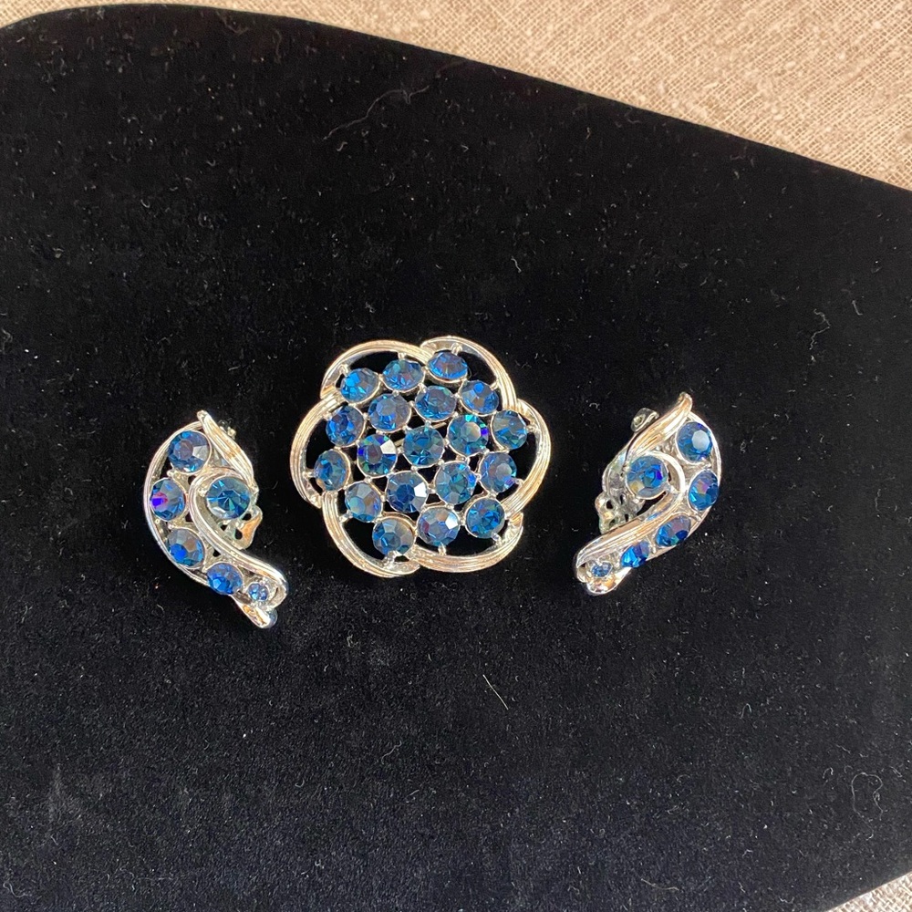 Nice Kramer brooch and clip on earrings